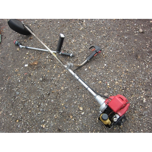 3493 - A Honda 4-stroke brush cutter