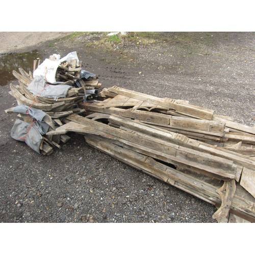 3533 - A quantity of reclaimed oak mouldings