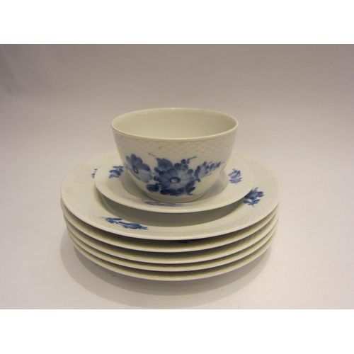 4469 - Five Royal Copenhagen plates, a dish and a sugar bowl (7)