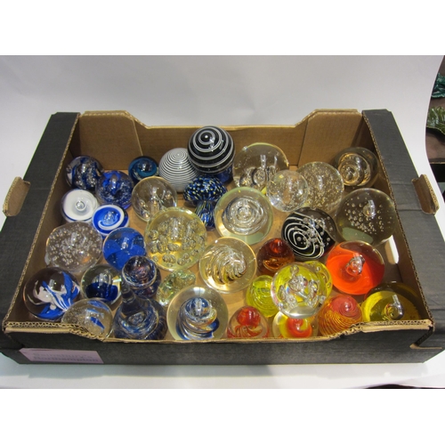 4479 - A large quantity of glass paperweights including Wedgwood