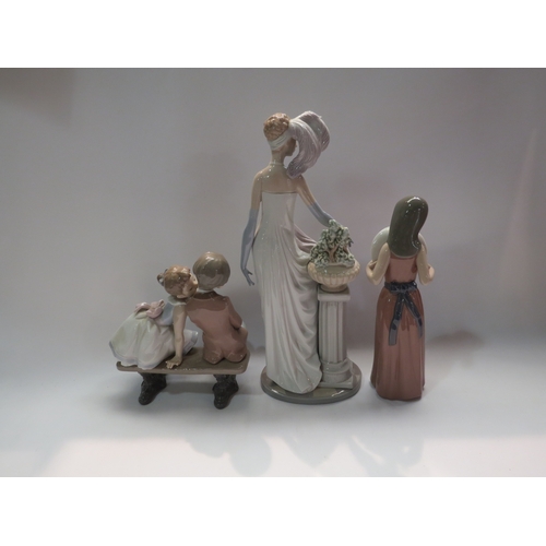 4289 - Three Lladro figures, 