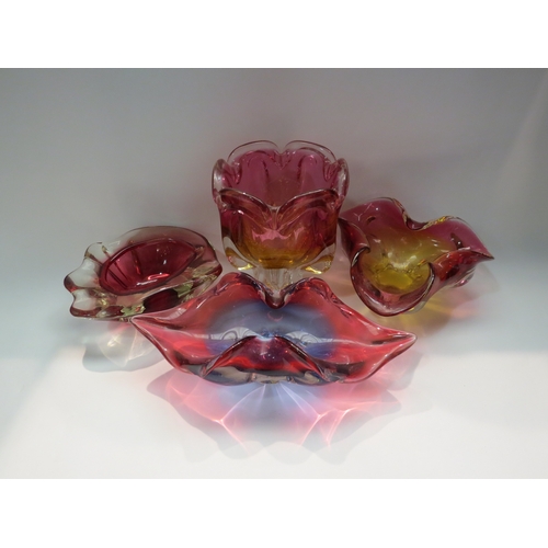 4290 - Four retro glass bowls in red and orange tones