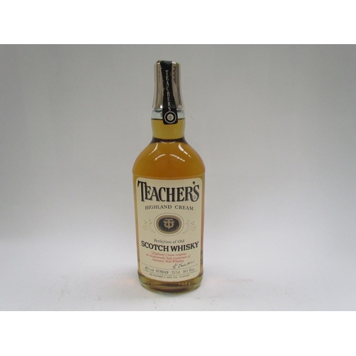 9041 - Teacher's Highland Cream Scotch Whisky 1980's bottling, 75.7cl - 26 2/3floz  (R)  £10