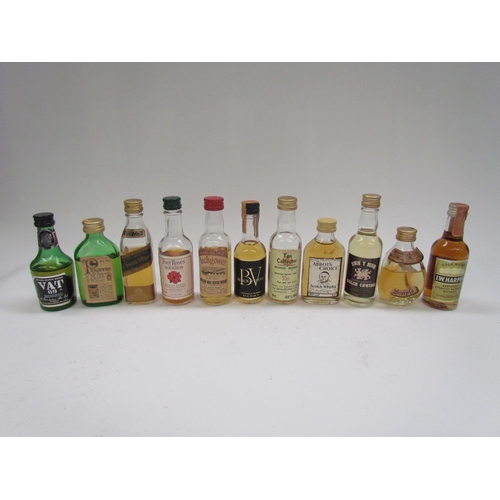 9043 - A quantity of mostly Whisky miniatures