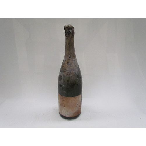 9077 - 1911 Heidsieck & Co Monopole Dry Millesime, Champagne, France, level at bottom of 1911 label  (E)  £... 