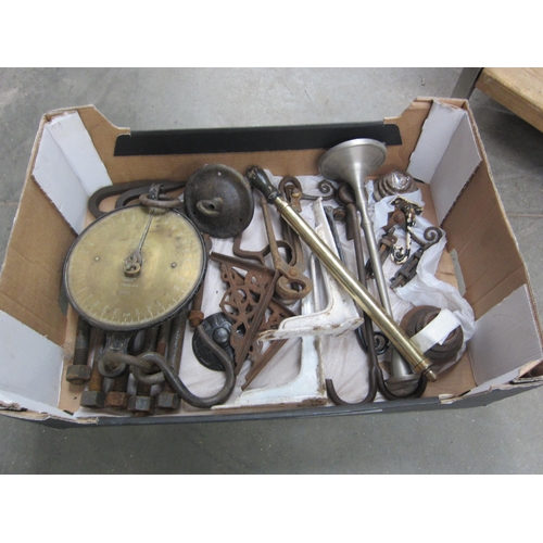 2015 - A box of mixed brass and copper ware including a Salter scale   (R) £10