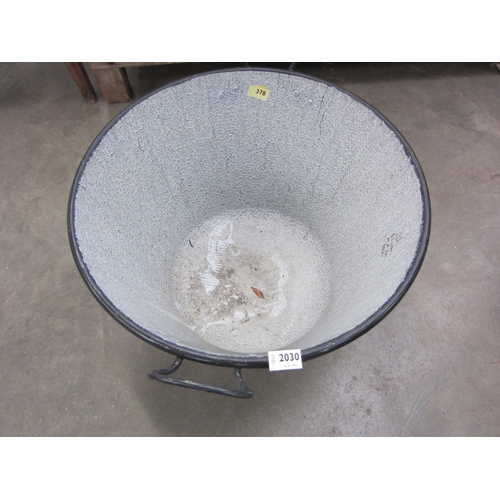 2030 - An enamel wash bowl boiler   (R)