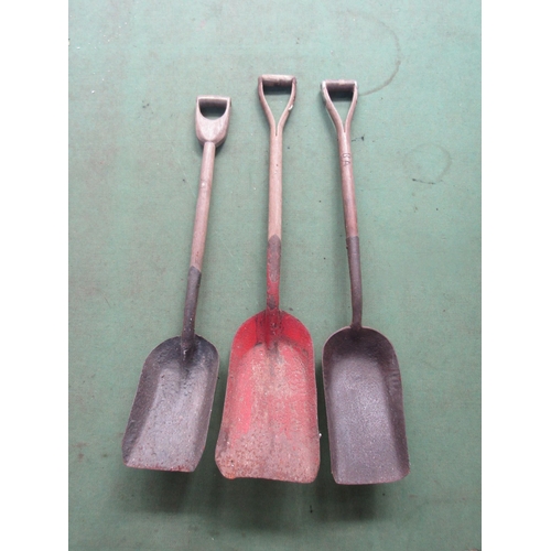 5045 - Three Railway firing shovels