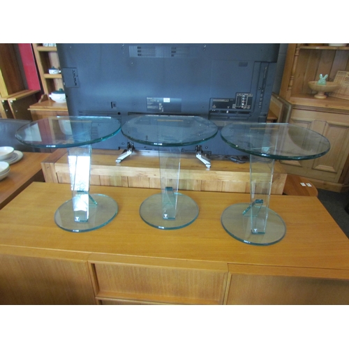 1295 - A set of three Tonelli glass occasional tables, 45cm tall x 40cm wide