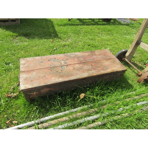 5546 - A wooden munitions box     (E) £15-20