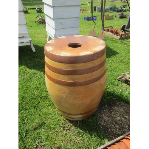 5555 - A Doulton & Watts 20 gallon stoneware barrel