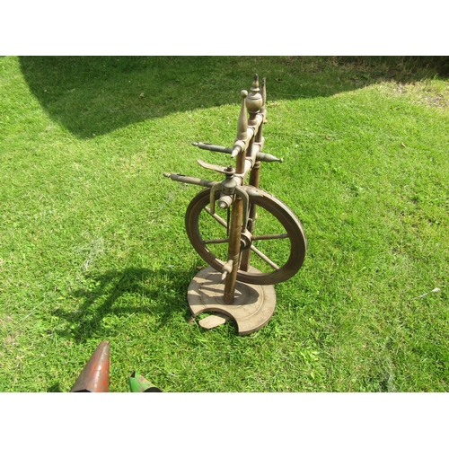 5606 - A wooden spinning wheel a/f  (e)   £5-10