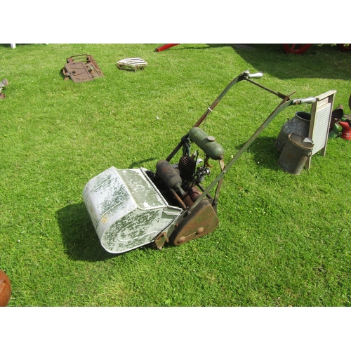 5609 - An ATCO cylinder mower with collector