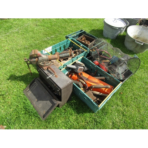 5615 - A bundle of mixed tools, traps, pumps etc