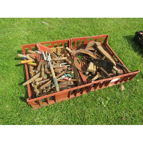 5618 - Two crates of mixed hand tools including slashers and hand forks