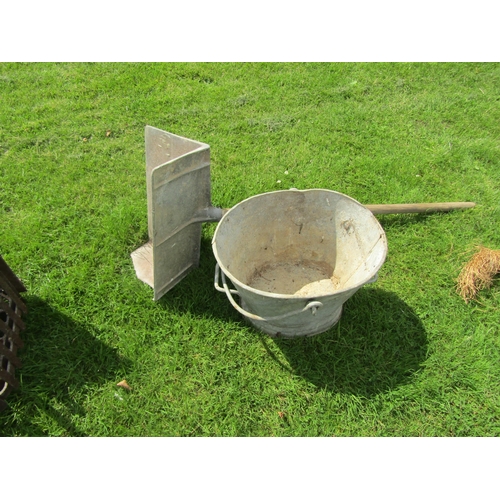 5630 - A galvanised bucket and brickies hod