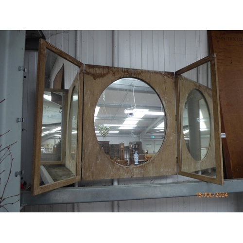 2083 - A rustic three fold mirror    (D)