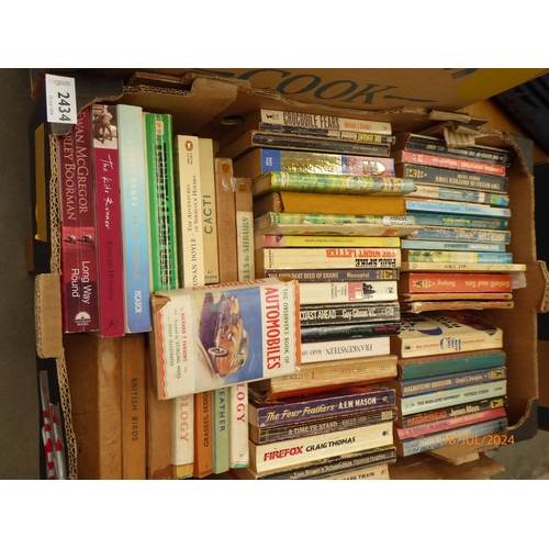 2434 - A box of books including 10 x Observer's books     (Reoffer)