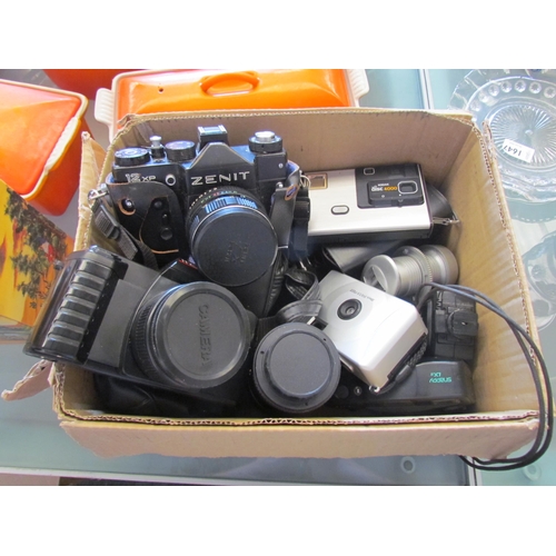 1629 - A box of cameras and accessories including Meikai AR-4367, Canon Snappy LXII and Kodak disc 4000