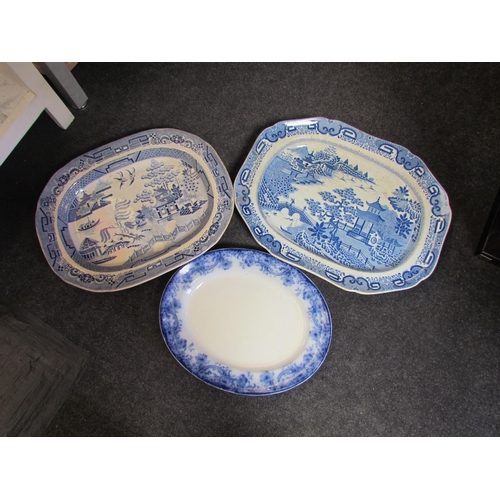 1639 - Three blue and white platters, two 