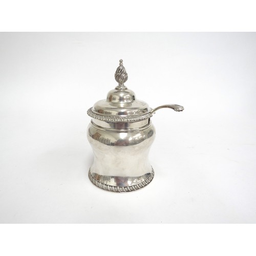 6684 - A Francis Boone Thomas & co., London, silver mustard pot with matching spoon, glass liner, Colman fa... 