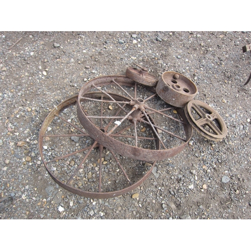 3554 - A quantity of iron wheels