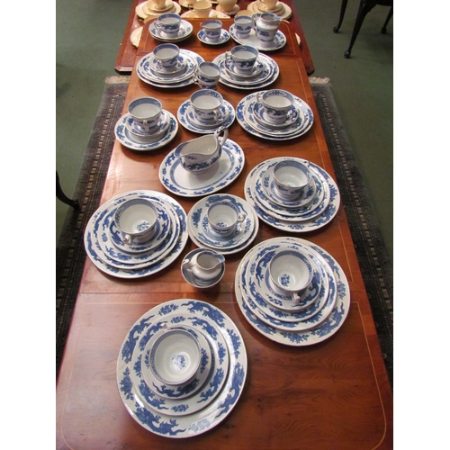 4085 - An Edwardian blue and white dragon decorated tea, coffee and dinner set