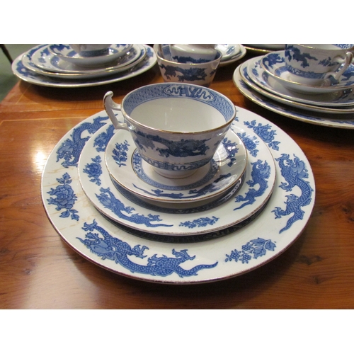 4085 - An Edwardian blue and white dragon decorated tea, coffee and dinner set