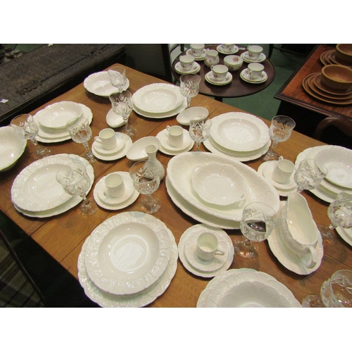 4199 - A collection of modern Wedgwood & Coalport 