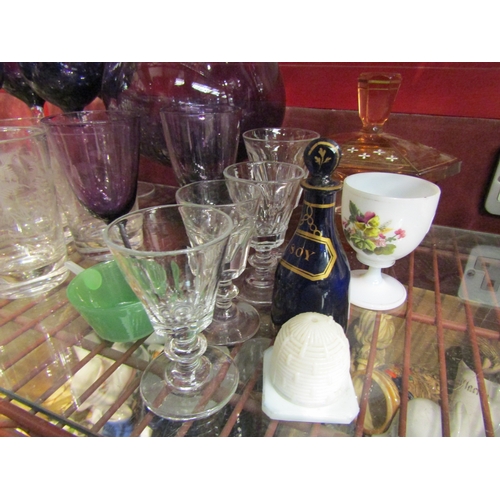 4492 - Twenty pieces of Victorian and later coloured and white glassware