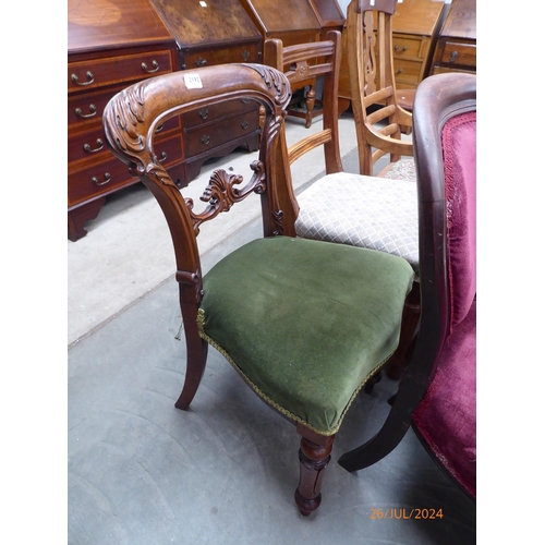 2192 - A Victorian rosewood balloon back chair