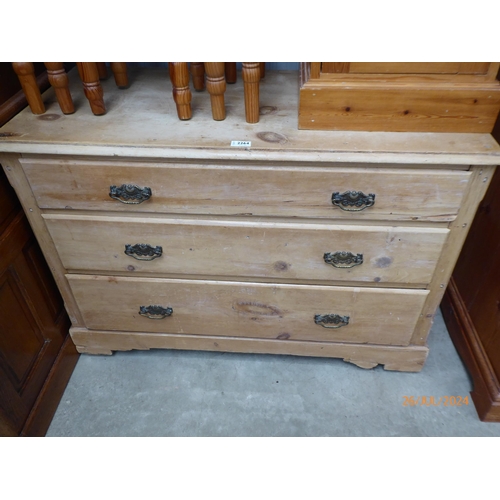 2264 - An Edwardian pine chest of three drawers