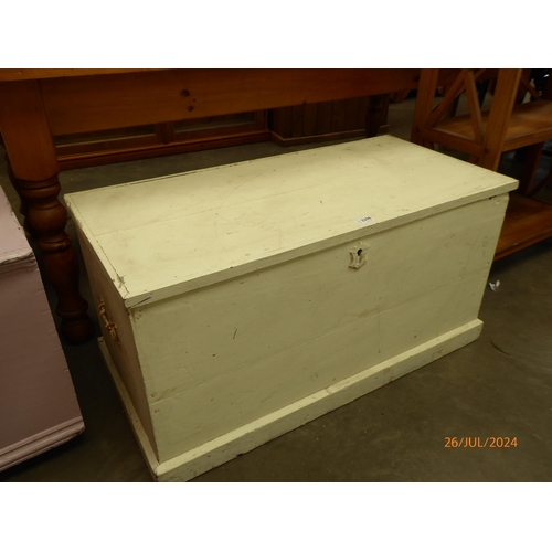 2298 - A victorian pine blanket box