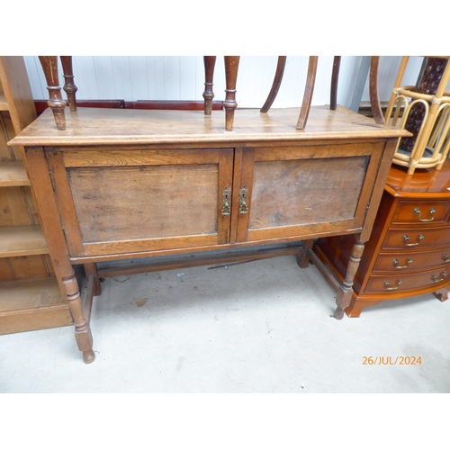 2415 - An oak 1930's two door sideboard