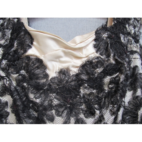 1296 - A stunning rare Mid Century cocktail dress by Yaga - The Madison Avenue, New York Couturier.  The to... 