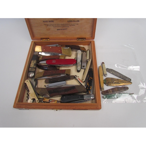 1399 - A box of penknives to include Hilleshog, H. Hicks & Son, mother-of-pearl example, etc.