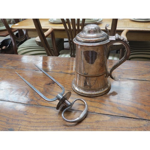 6103 - A Georgian plated tankard and ham bone holder, 21cm tall and 24cm long