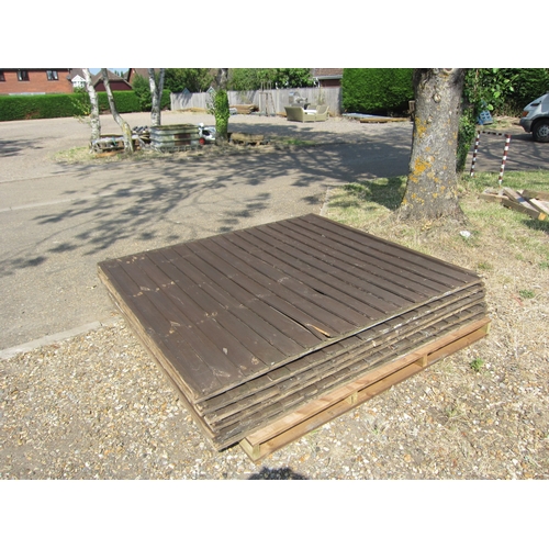 3600 - Six closed board fence panels