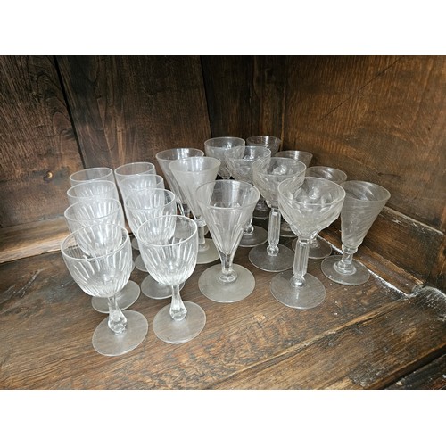 6056A - Mixed Victorian and later glasses including trumpet form (19)