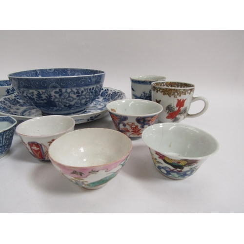 6035 - Mixed. Late 18th Century/early 19th Century Oriental tea bowls, cups, larger bowl and dishes, 15 pie... 