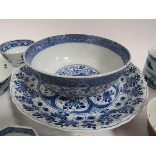 6035 - Mixed. Late 18th Century/early 19th Century Oriental tea bowls, cups, larger bowl and dishes, 15 pie... 