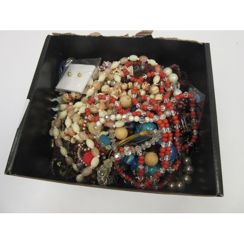 1400 - A tub of Bijouterie to include opera length coral and crystal necklace, dimante and hardstone neckla... 