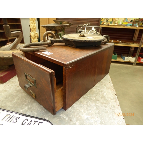 2047 - A 1930's oak Index file unit