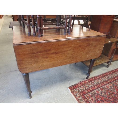 2182 - A Victorian mahogany Pembroke table