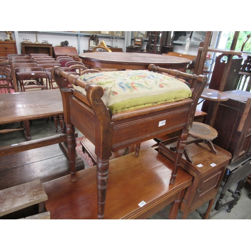 2226 - An Edwardian mahogany piano stool