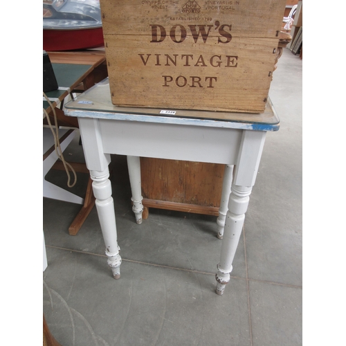 2329 - A painted pine side table