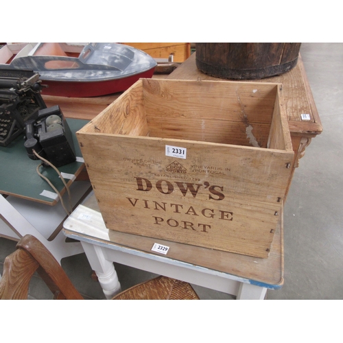 2331 - A Dows vintage port wooden crate