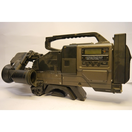 7097 - A JVC BR-S422E video cassette recorder with a Fuji VCL-1012BY Fujinon-TV Zoom Lens and accessories