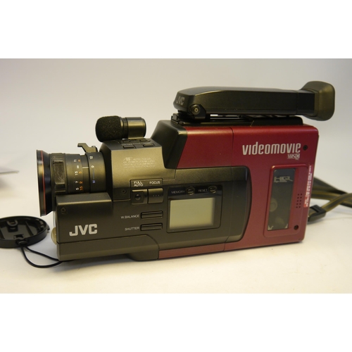 7099 - A JVC GR-60 Video Movie Camera Recorder & Player With Accessories