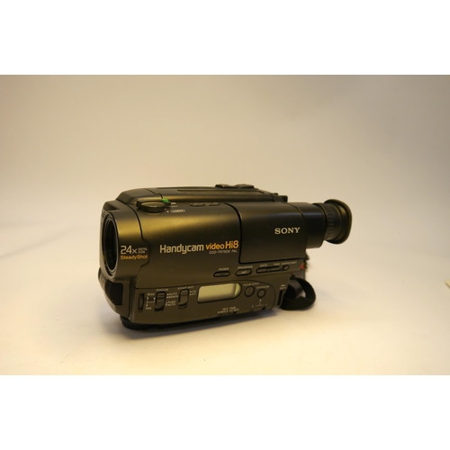 7067 - A cased Sony Handycam CCD-TR780E Camcorder HI-8, with Accessories